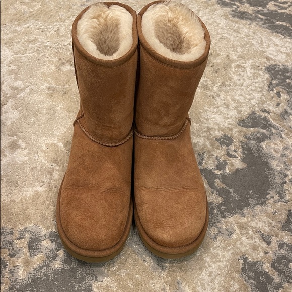 UGG Women's Classic Size 7 - Picture 5 of 8